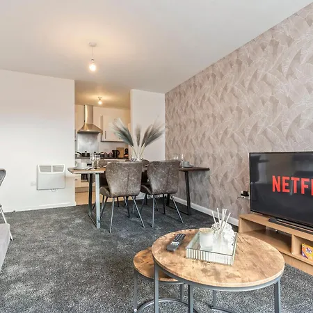 Apartment Golden Desert With Free Parking - Netflix Birmingham